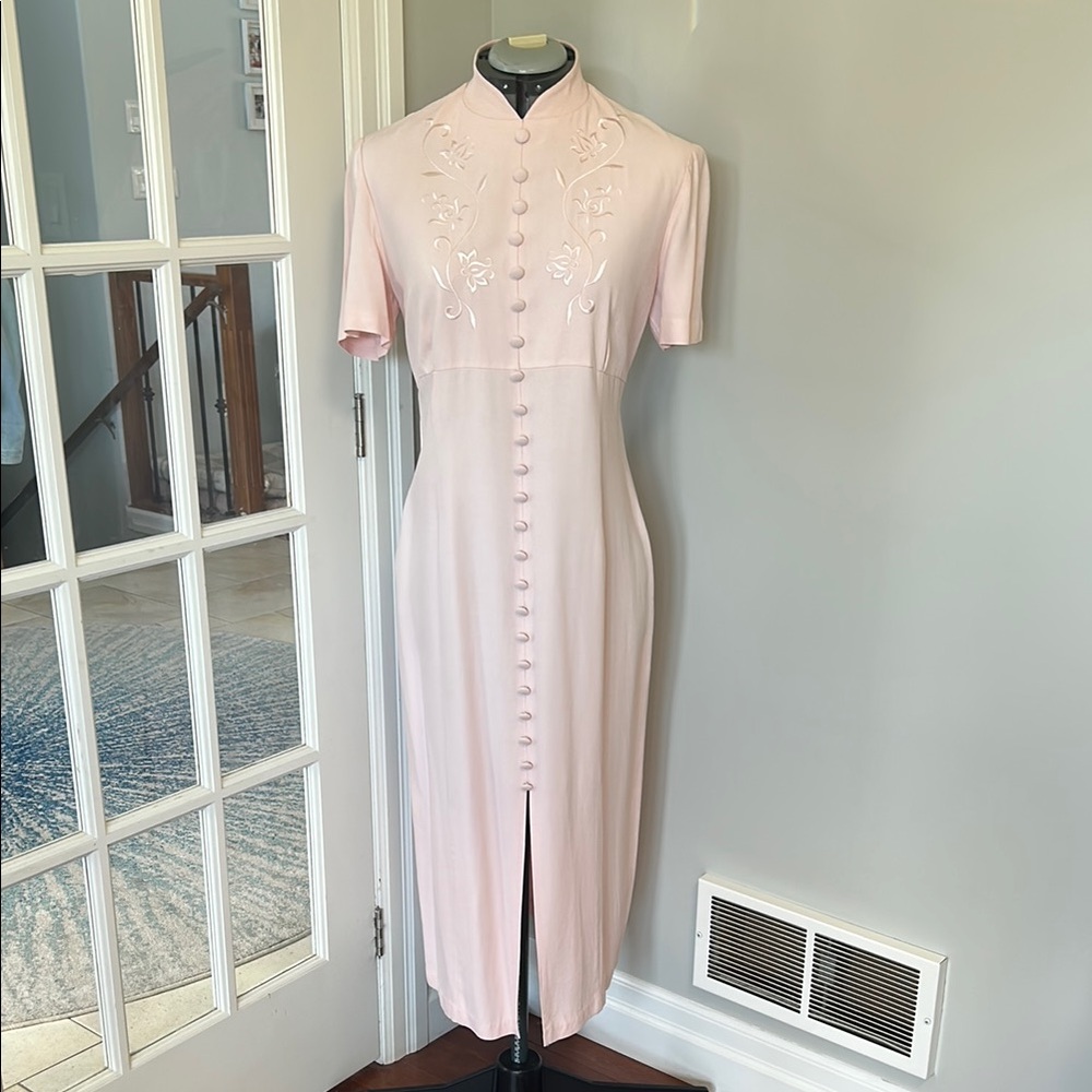 Scarlett Pink Midi Dress with Mandarin Collar and Slit
